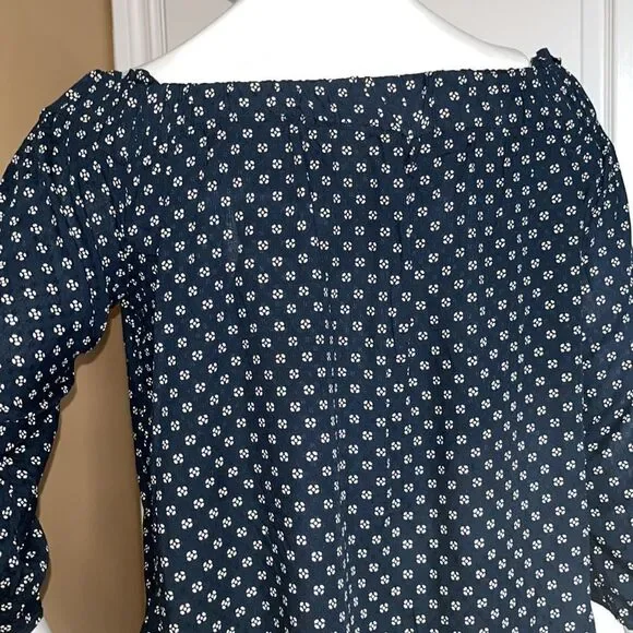 H&M blouse/Size 6  - Picture 2 of 10